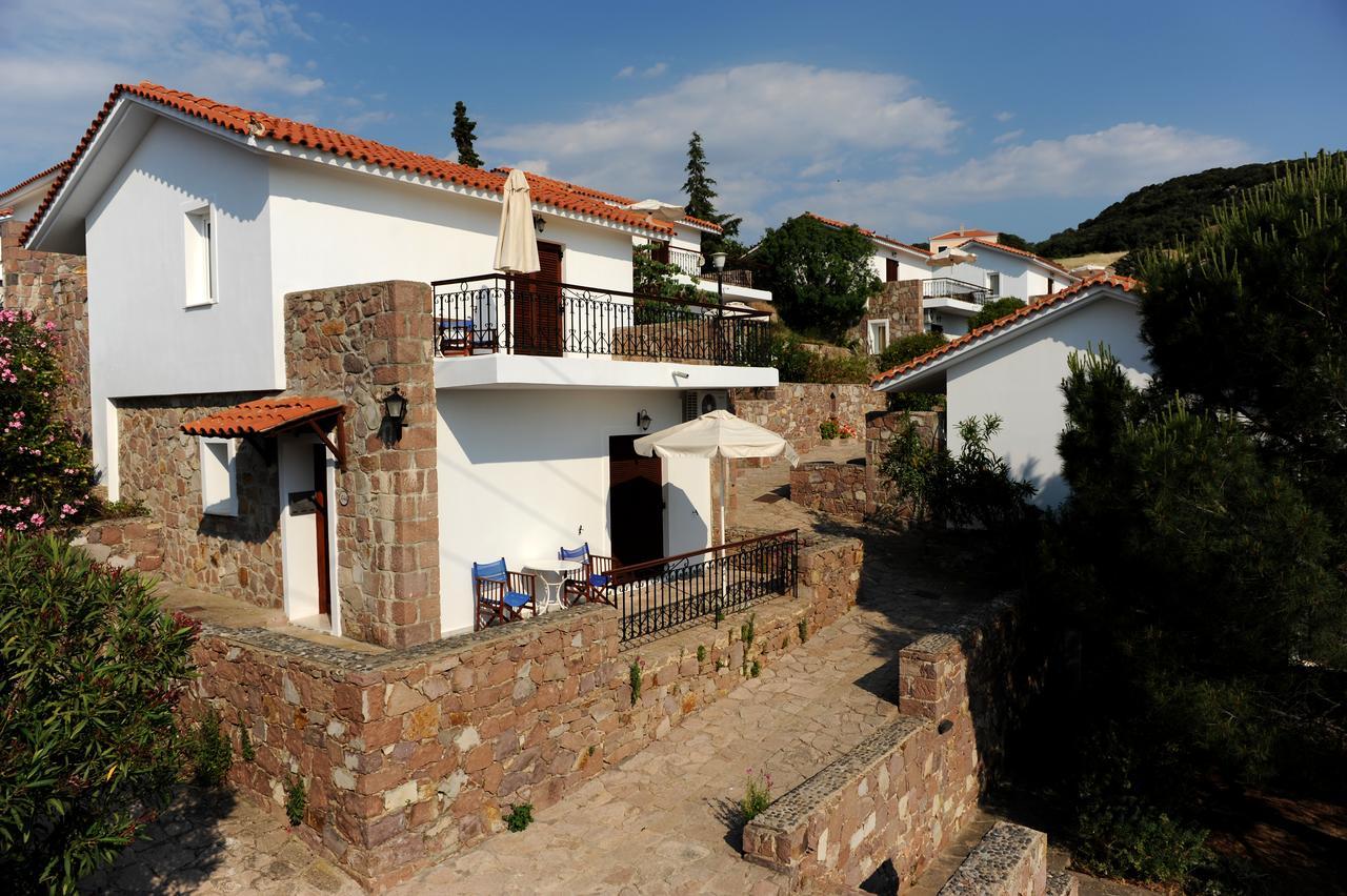 Delfinia & Mithymna